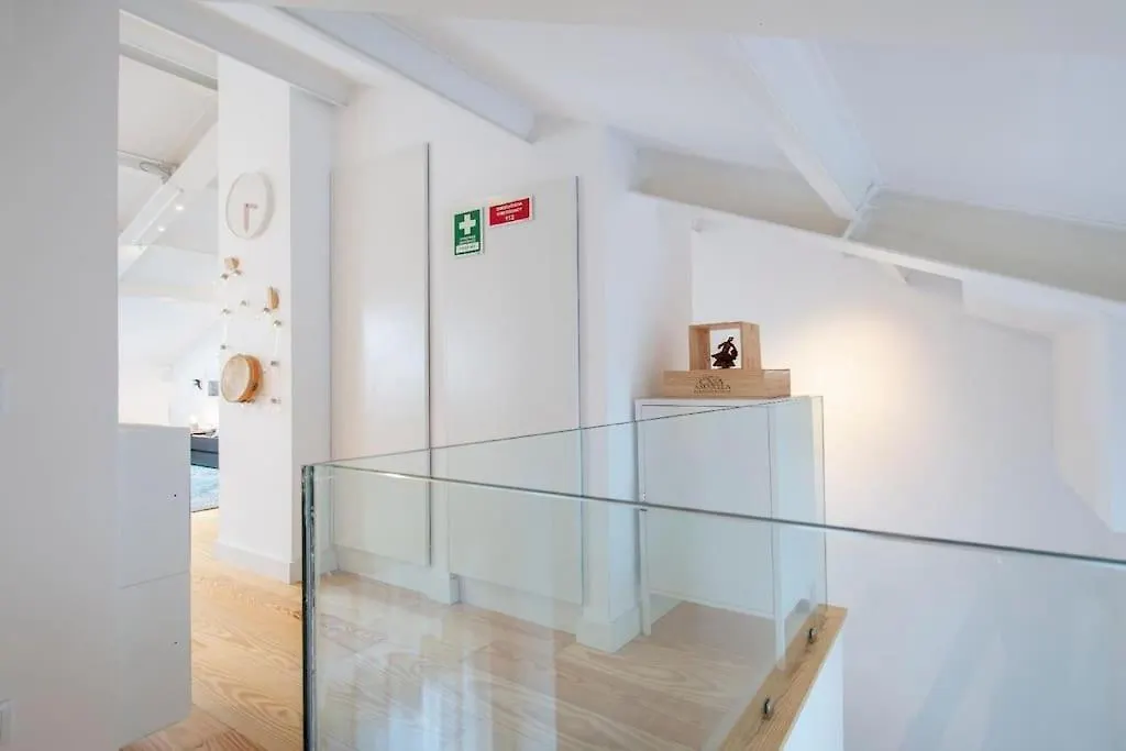 Liberdade Stylish Attic Apt With Ac And City View Lisboa 0*,  Portugal