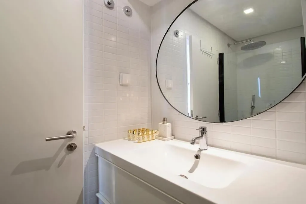 Liberdade Stylish Attic Apt With Ac And City View Лиссабон Апартаменты