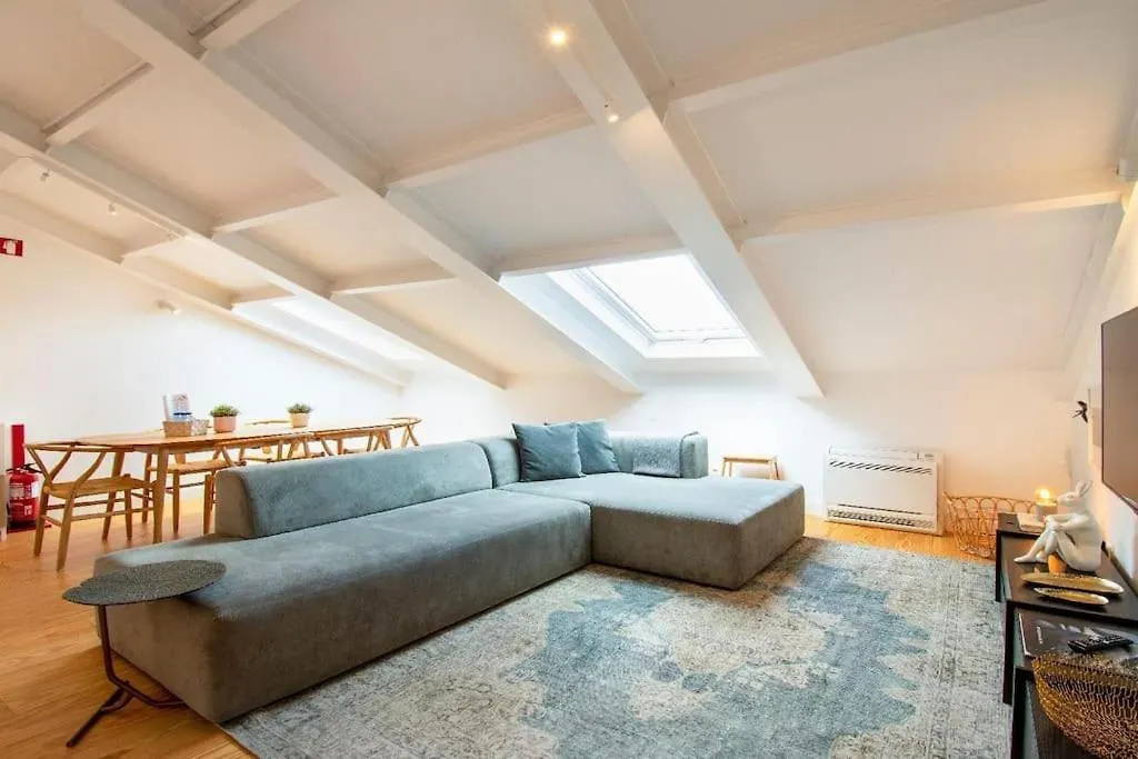 Liberdade Stylish Attic Apt With Ac And City View Лиссабон 0*,  Португалия