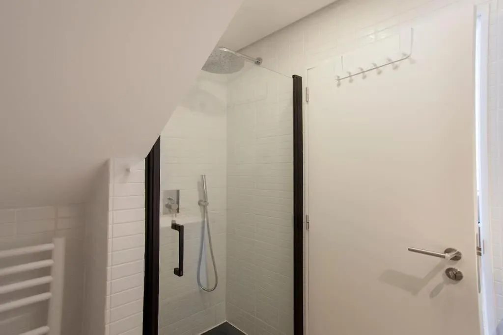 Liberdade Stylish Attic Apt With Ac And City View Лиссабон