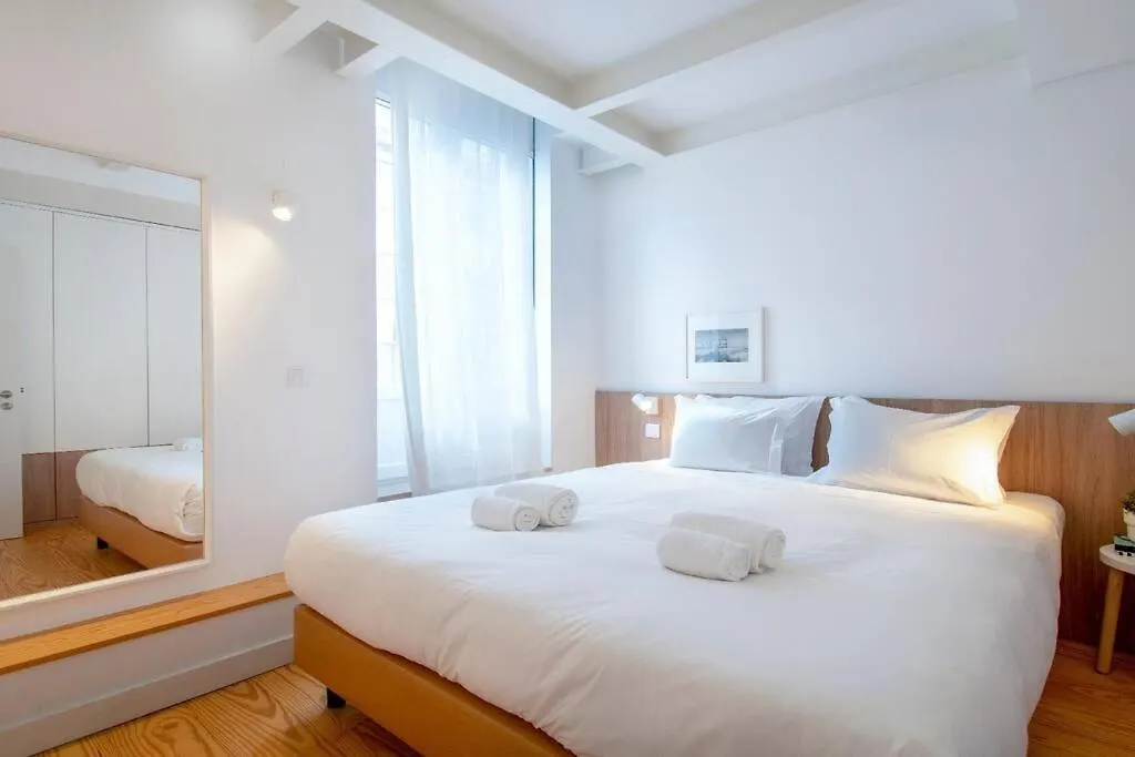 Liberdade Stylish Attic Apt With Ac And City View Лиссабон Апартаменты